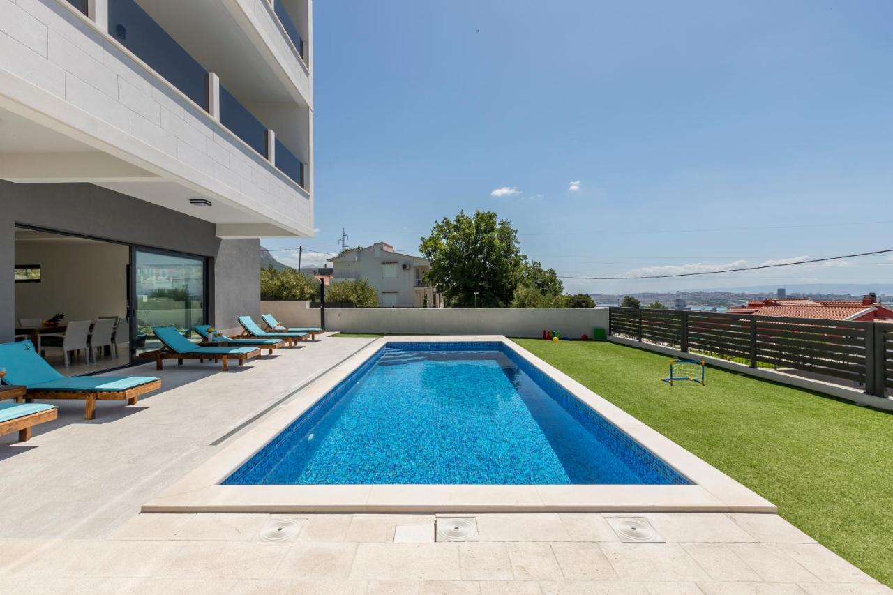 Luxury Villa La Nonna Ana - Heated Pool, Sea View, Near Split Kaštela エクステリア 写真