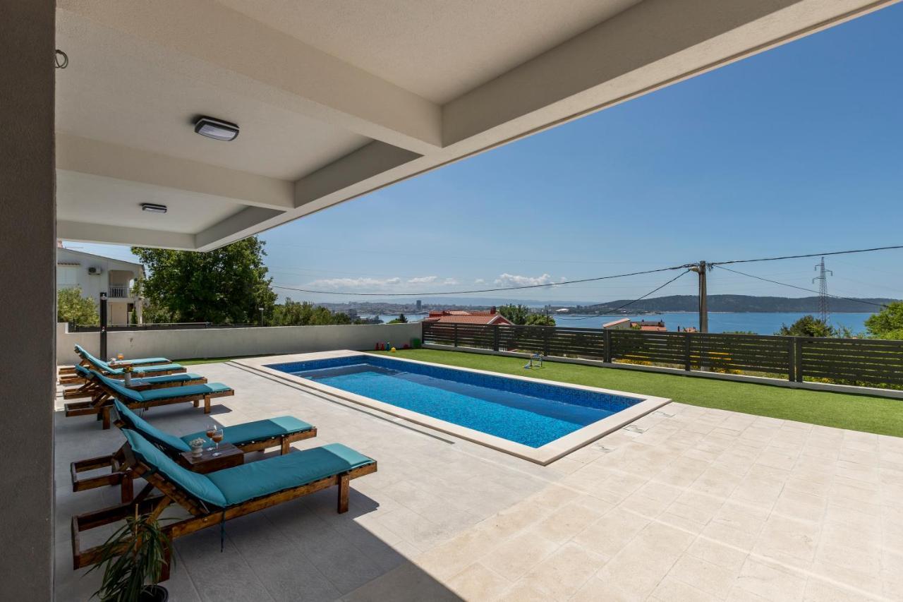 Luxury Villa La Nonna Ana - Heated Pool, Sea View, Near Split Kaštela エクステリア 写真