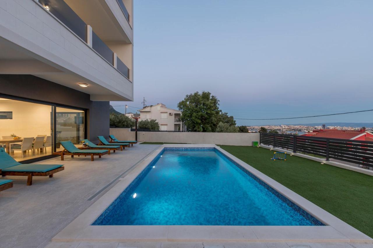 Luxury Villa La Nonna Ana - Heated Pool, Sea View, Near Split Kaštela エクステリア 写真