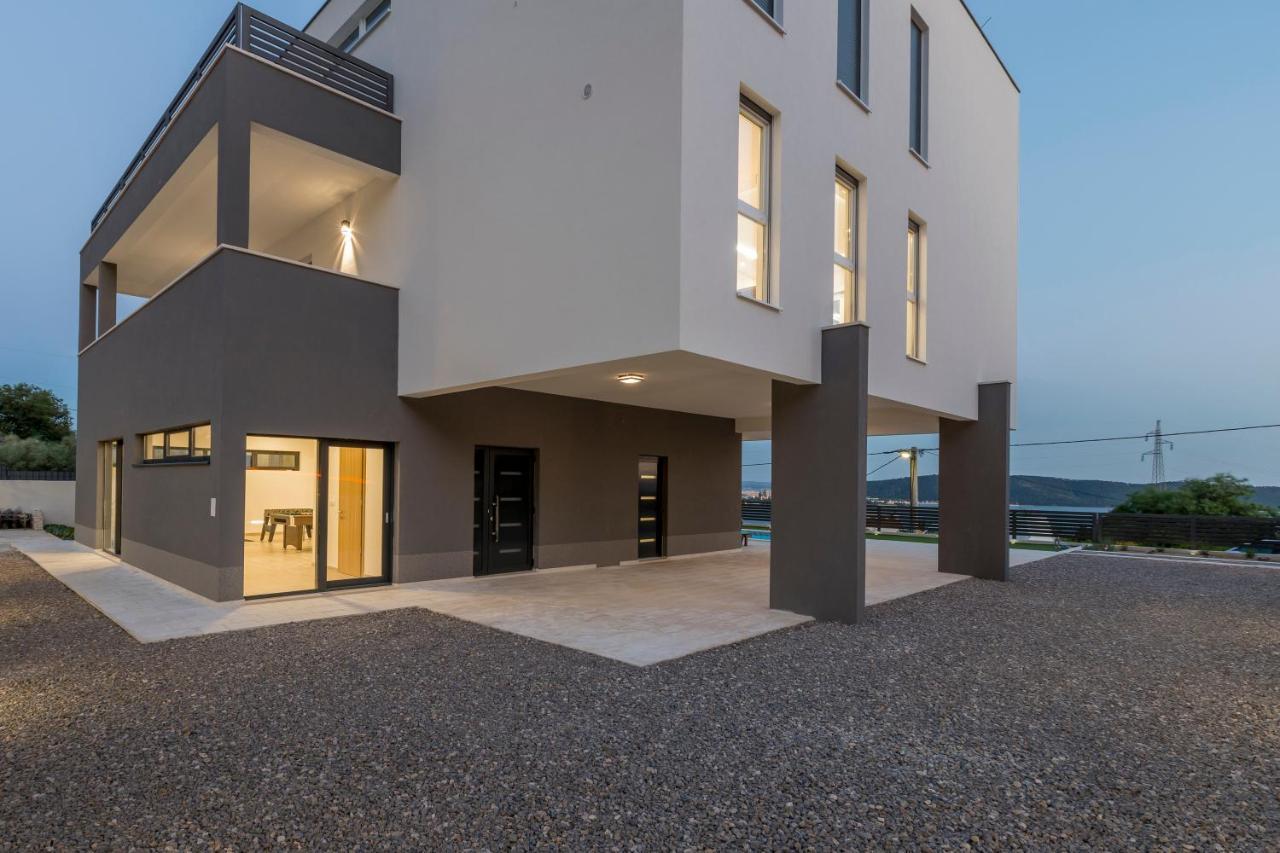 Luxury Villa La Nonna Ana - Heated Pool, Sea View, Near Split Kaštela エクステリア 写真