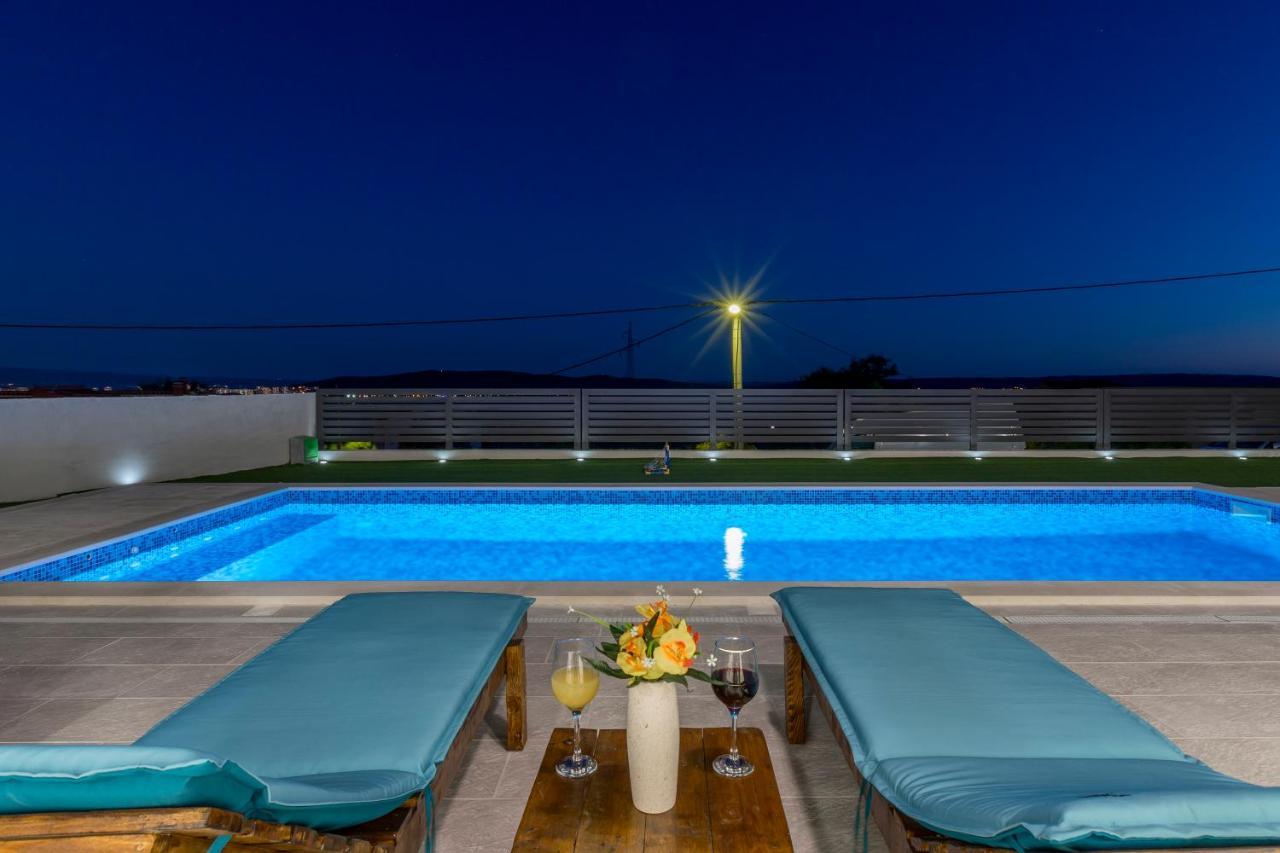 Luxury Villa La Nonna Ana - Heated Pool, Sea View, Near Split Kaštela エクステリア 写真
