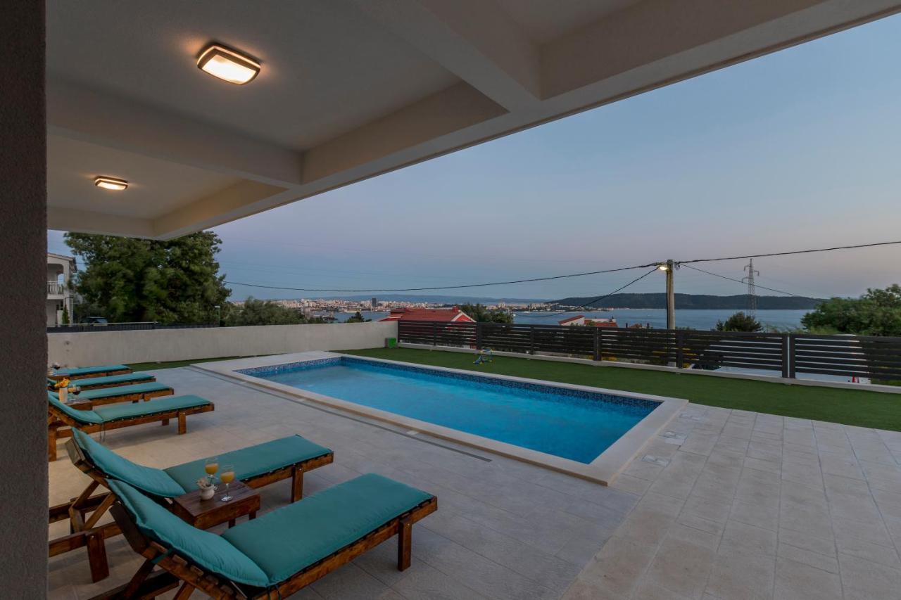Luxury Villa La Nonna Ana - Heated Pool, Sea View, Near Split Kaštela エクステリア 写真